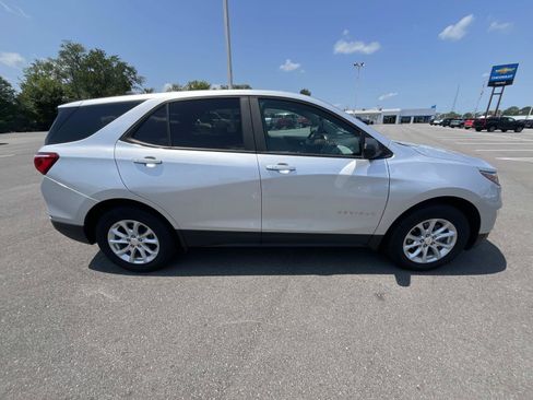 Certified 2020 Chevrolet Equinox LS w/ LS Convenience Package AWD/4WD image 8