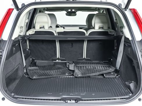 Certified 2024 Volvo XC90 B6 Plus w/ Protection Package Premier AWD/4WD image 33