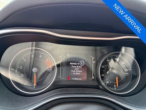 Used 2019 Jeep Cherokee Latitude Plus w/ Comfort/Convenience Group AWD/4WD image 13