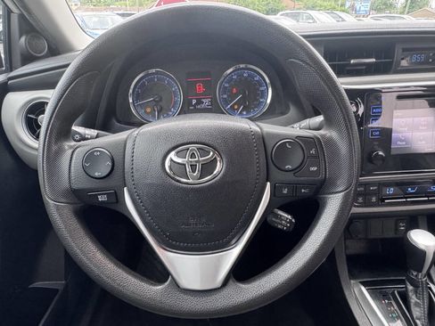 Used 2019 Toyota Corolla LE FWD image 21