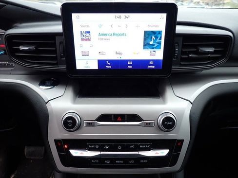 Used 2023 Ford Explorer XLT image 14