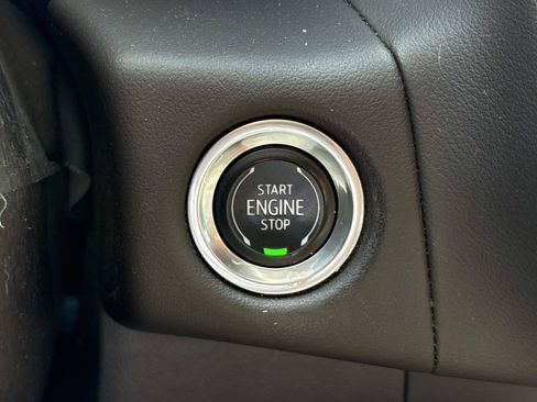 Used 2021 GMC Yukon SLT w/ Rear Media and Nav Package AWD/4WD image 23
