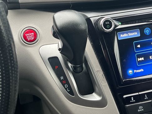 Used 2017 Honda Odyssey SE image 23