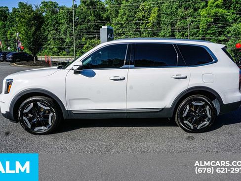 Used 2024 Kia Telluride EX w/ EX Captain's Chair Package FWD image 6
