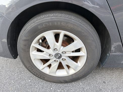 Used 2017 Kia Optima LX FWD image 7
