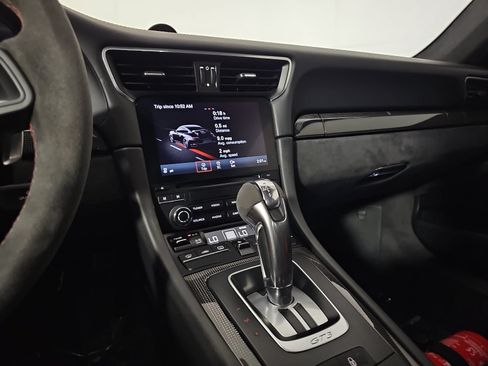 Used 2018 Porsche 911 GT3 RWD image 17