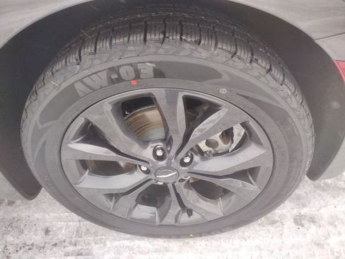 Used 2018 Chrysler Pacifica Touring Plus w/ S Appearance Package image 14