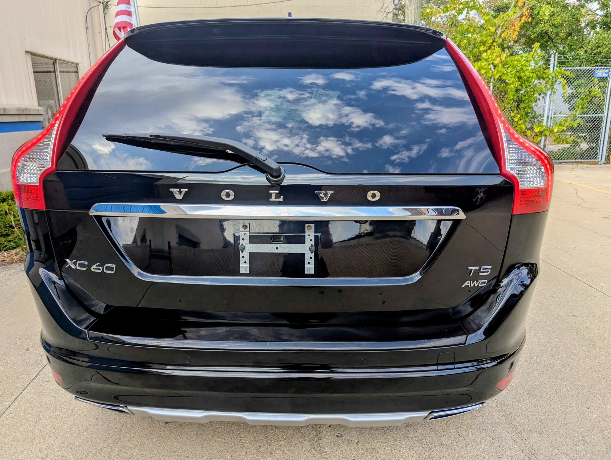 Used 2017 Volvo XC60 T5 Inscription w/ Preferred Option Package AWD/4WD image 15