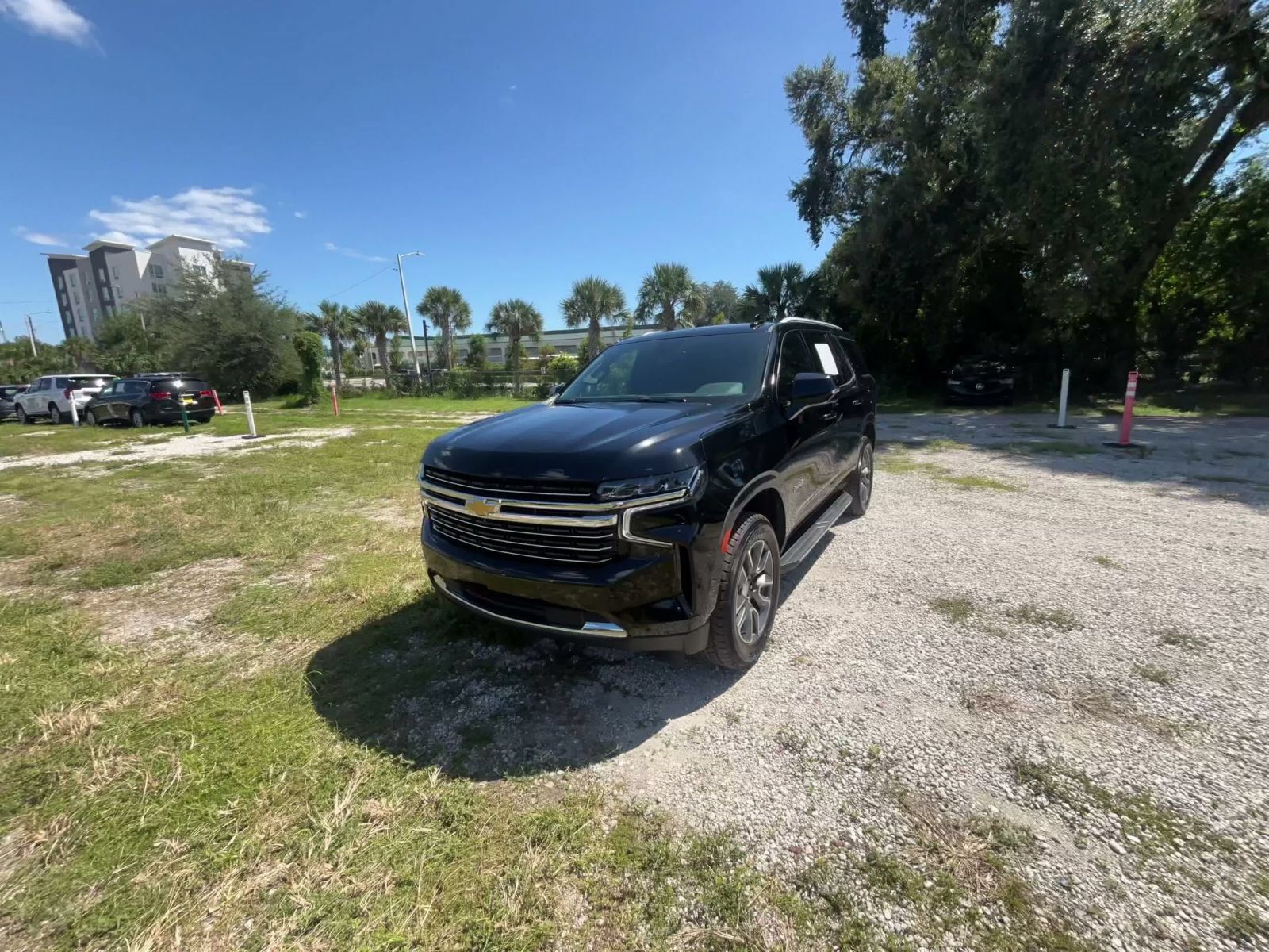 Used 2024 Chevrolet Tahoe LT w/ Luxury Package RWD image 7
