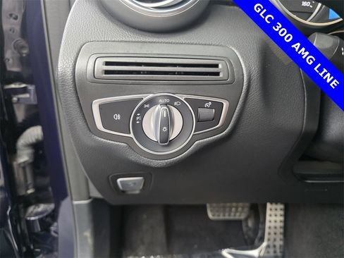 Used 2021 Mercedes-Benz GLC 300 GLC 300 image 25