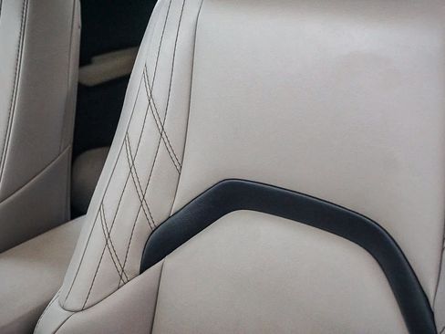 Used 2023 Lexus UX 250h image 23