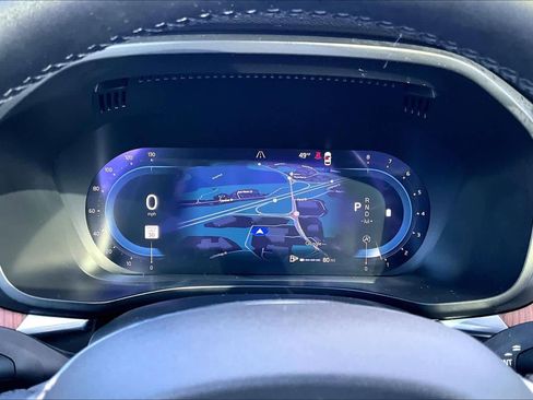 Used 2023 Volvo XC60 B5 Plus w/ Climate Package image 25