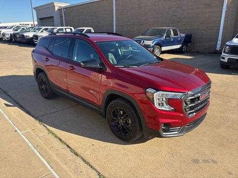 Used 2023 GMC Terrain AT4 image 4