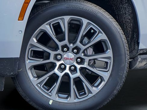 New 2026 GMC Yukon XL Denali w/ Denali Reserve Package AWD/4WD image 2