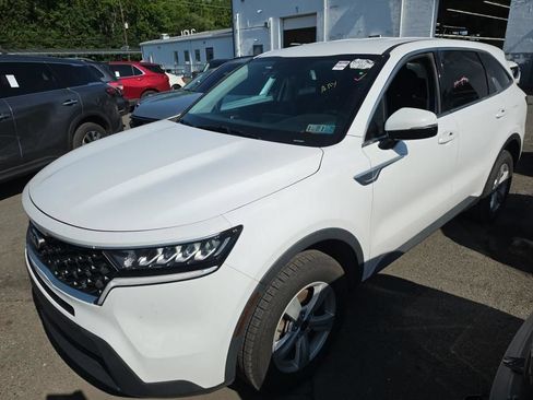 Used 2021 Kia Sorento LX AWD/4WD image 3