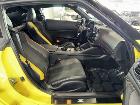 Used 2023 Nissan Z w/ Floor Mat Package (L93) RWD image 10