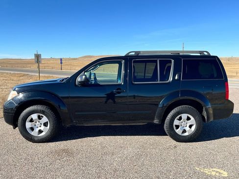 Used 2012 Nissan Pathfinder S image 2