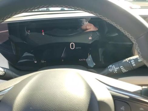 Certified 2024 Buick Encore GX Avenir w/ Avenir Convenience Package image 17