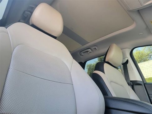 Used 2022 Ford Escape SEL w/ Technology Package image 21