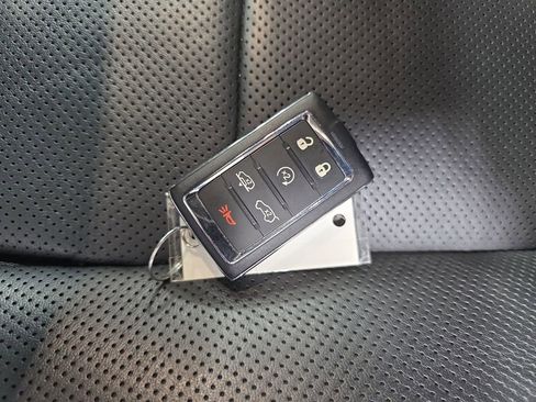 Used 2022 Jeep Grand Wagoneer Series I AWD/4WD image 40