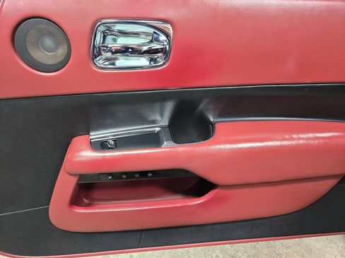 Used 2015 Rolls-Royce Wraith image 46