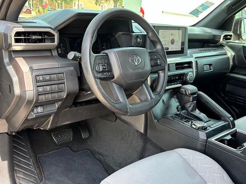 Used 2025 Toyota Tacoma SR5 AWD/4WD image 10