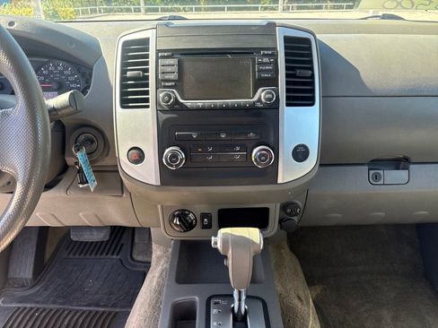 Used 2018 Nissan Frontier S image 23