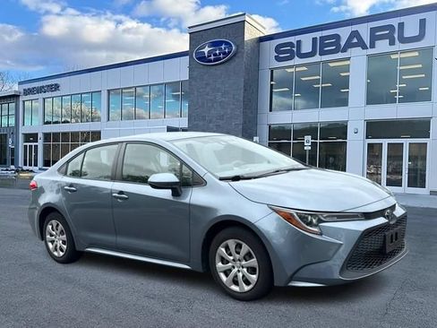 Used 2022 Toyota Corolla LE FWD image 1