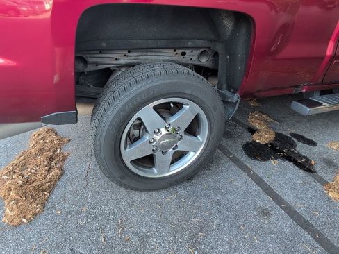 Used 2018 Chevrolet Silverado 2500 LT w/ Z71 Package, Off-Road image 6