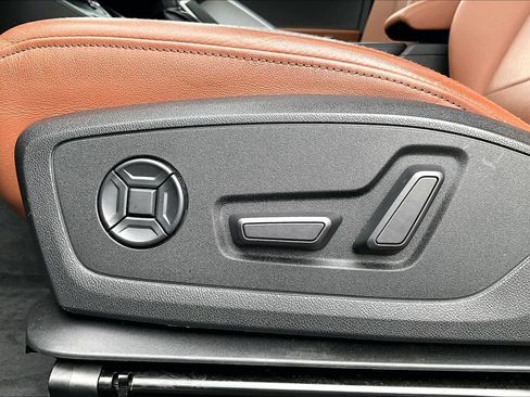 Used 2022 Audi Q3 2.0T Premium w/ Convenience Package image 34