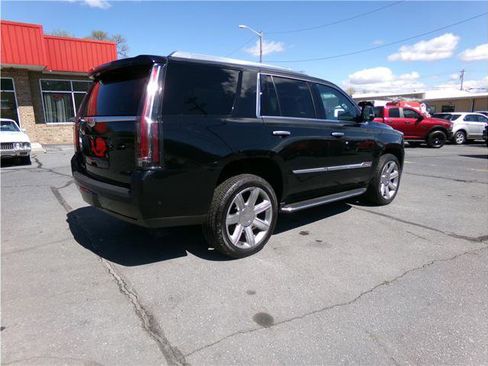 Used 2019 Cadillac Escalade Luxury AWD/4WD image 32