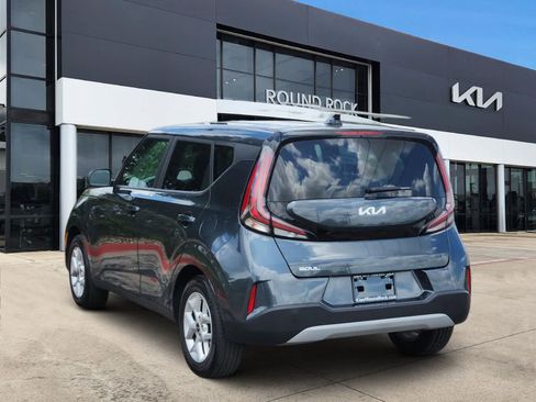 Used 2025 Kia Soul LX w/ LX Technology Package FWD image 6