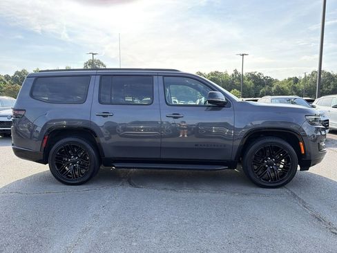 Used 2023 Jeep Wagoneer Series II AWD/4WD image 6