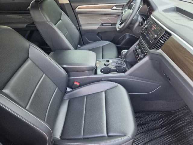 Used 2023 Volkswagen Atlas SE w/ Panoramic Sunroof Package AWD/4WD image 12