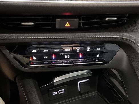 Certified 2023 Buick Envision Essence image 28