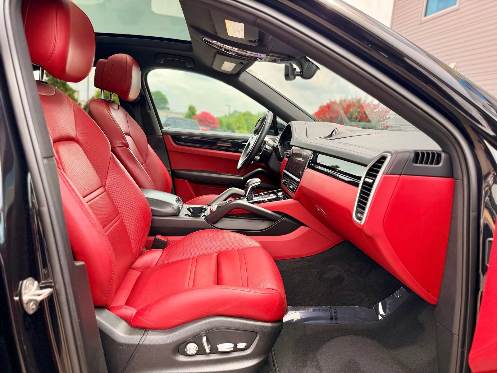Used 2021 Porsche Cayenne Coupe AWD/4WD image 40