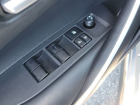 Used 2025 Toyota Corolla SE image 24