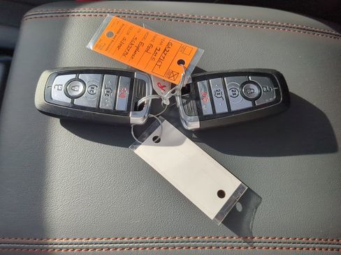 Certified 2025 Ford Explorer Active w/ Active Comfort Package image 28