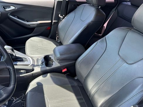 Used 2014 Ford Focus Titanium FWD image 5