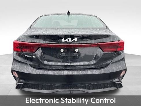 Used 2023 Kia Forte LXS image 9
