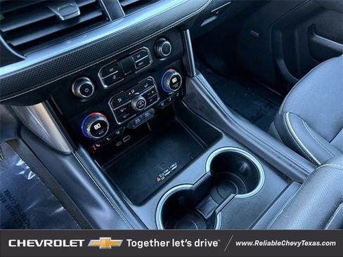 Used 2023 Chevrolet Suburban Premier image 17