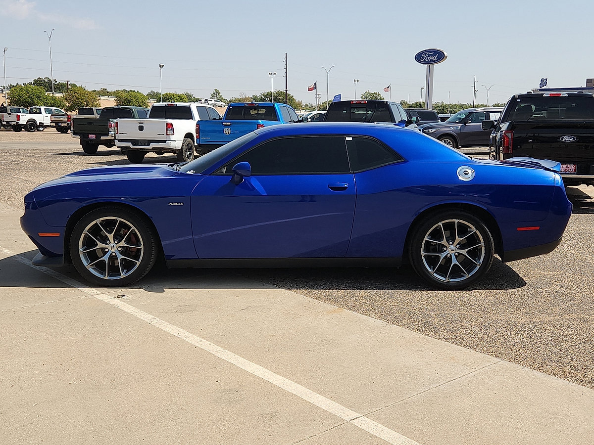 Used 2019 Dodge Challenger R/T w/ Plus Package RWD image 2