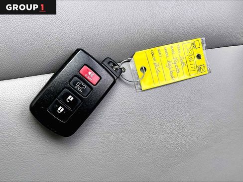Used 2018 Toyota Highlander XLE w/ Carpet Mat Package (TMS) AWD/4WD image 15