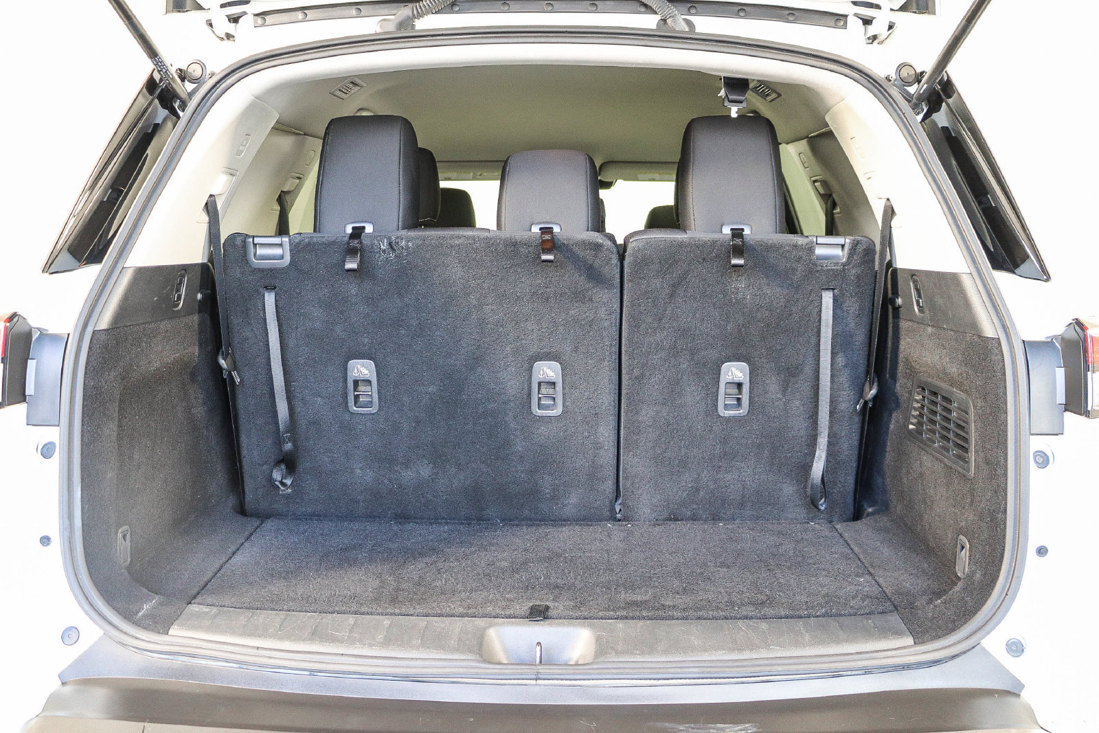 Used 2024 Nissan Pathfinder SV FWD image 27