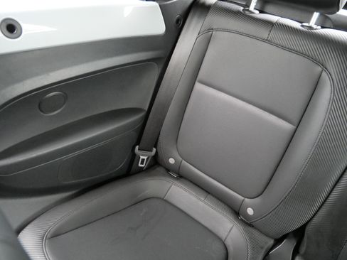 Used 2018 Volkswagen Beetle 2.0T SE image 12