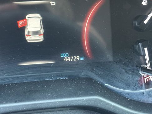 Used 2025 Toyota RAV4 XLE FWD image 13