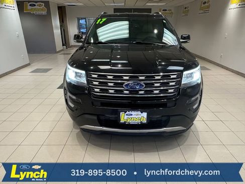 Used 2017 Ford Explorer XLT w/ Equipment Group 202A image 30