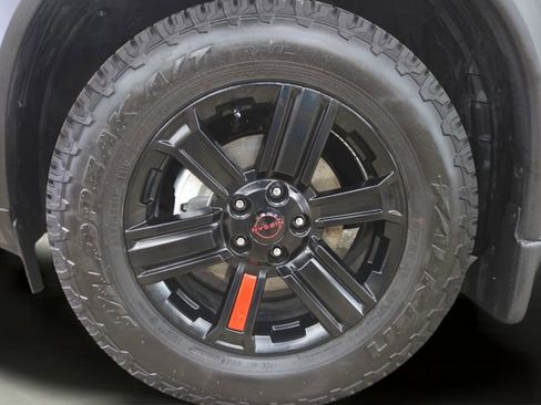 Used 2025 Nissan Rogue SV AWD/4WD image 31