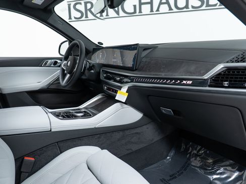 New 2026 BMW X6 xDrive40i w/ Climate Comfort Package image 21