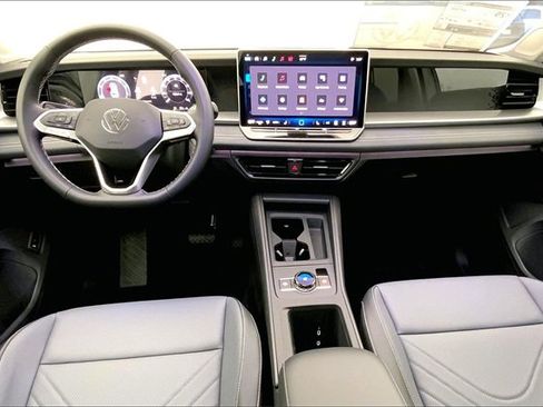 New 2026 Volkswagen Tiguan SE image 6